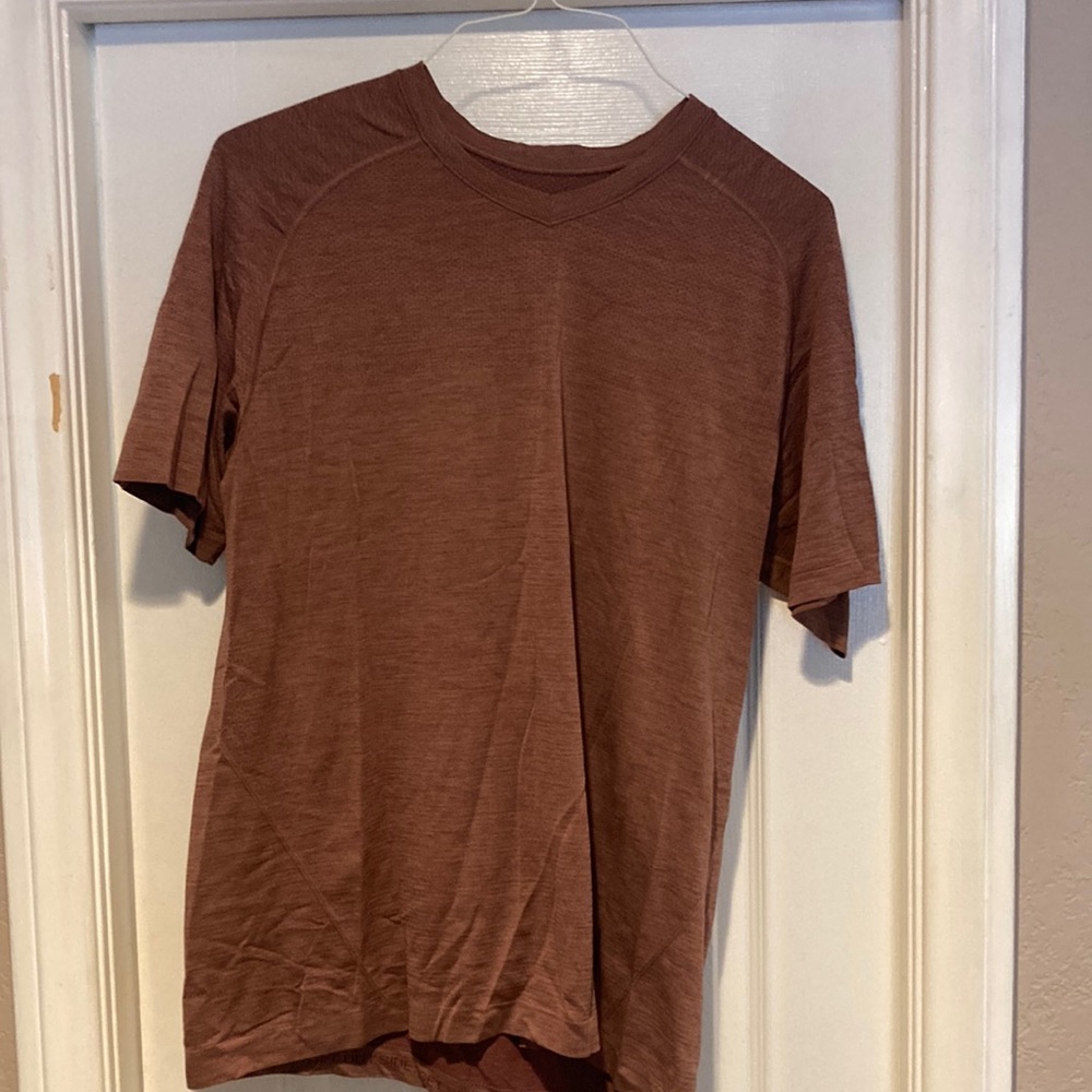 Lululemon workout vneck short sleeve shirt